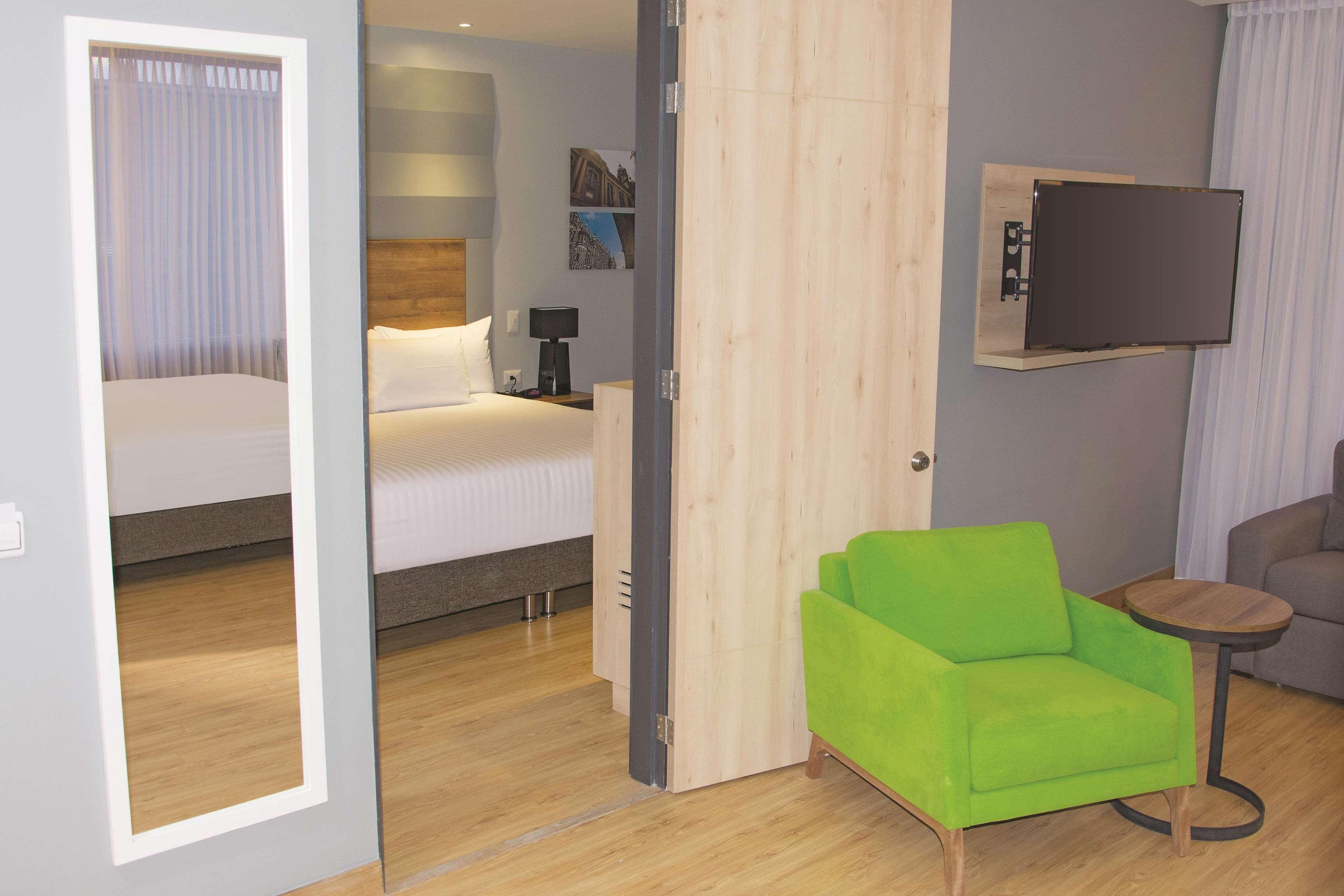 Hotel La Quinta By Wyndham Medellín Zewnętrze zdjęcie