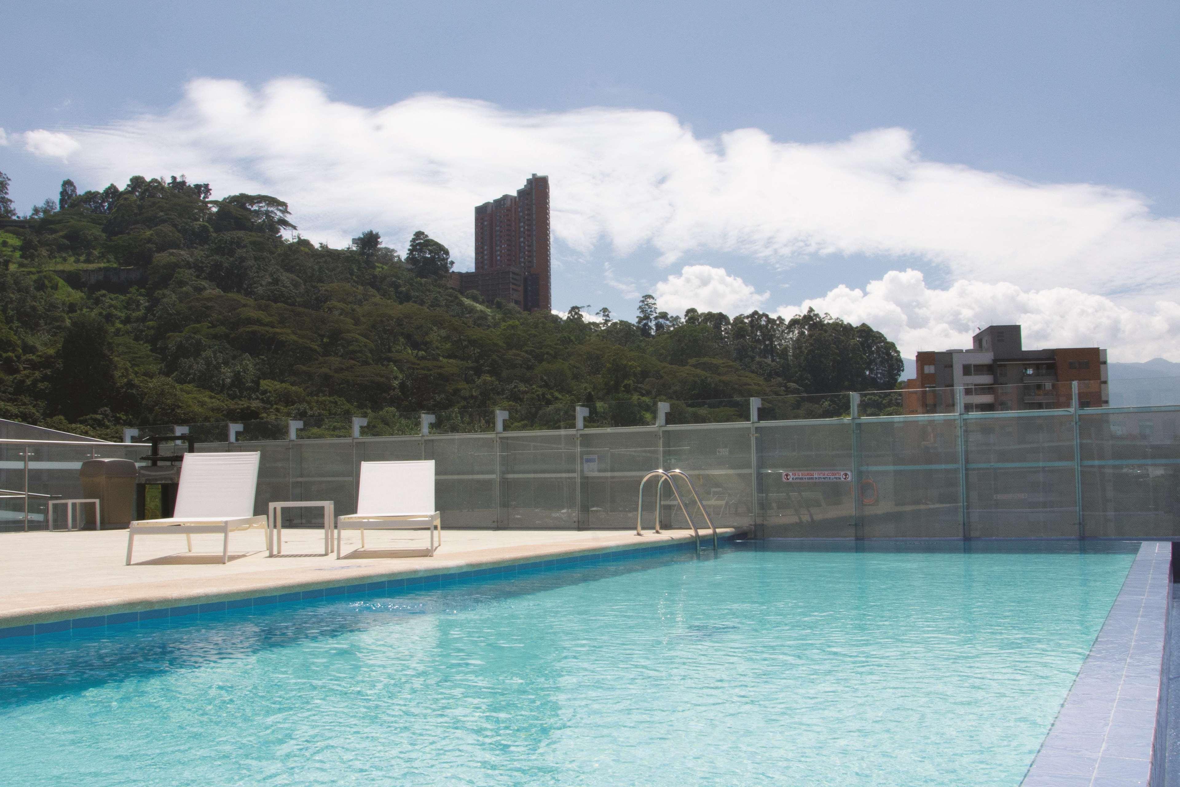Hotel La Quinta By Wyndham Medellín Zewnętrze zdjęcie