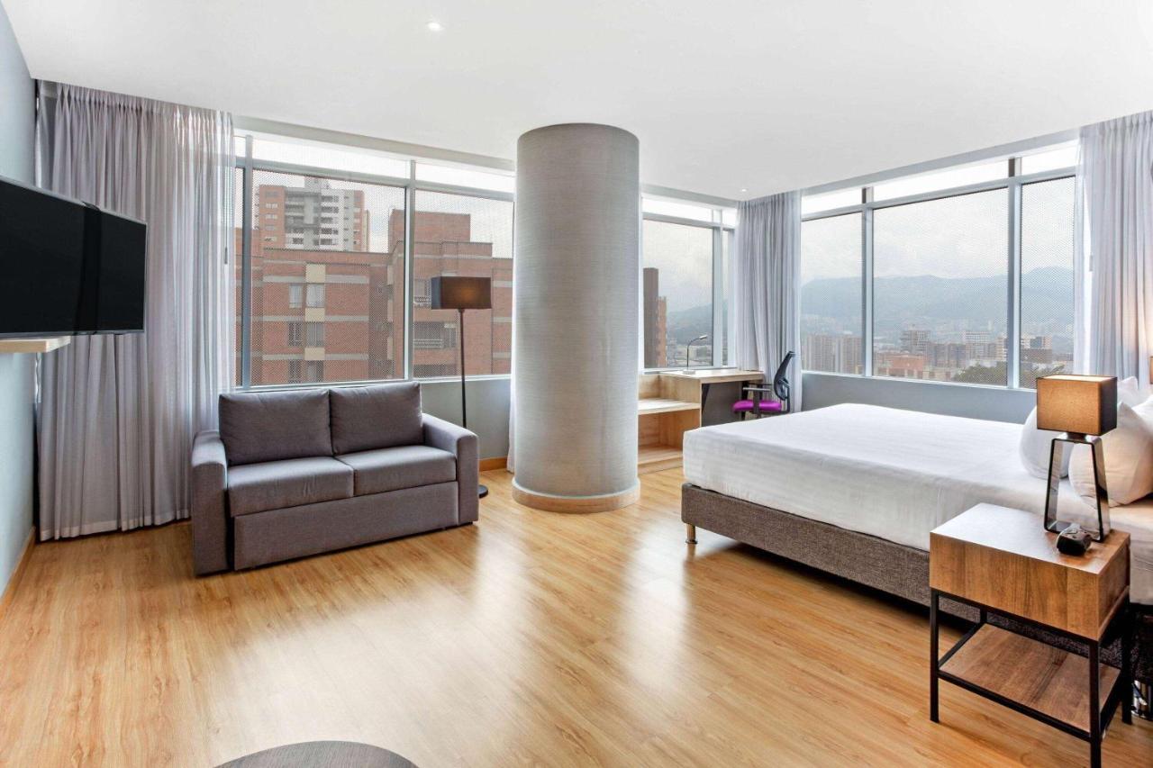 Hotel La Quinta By Wyndham Medellín Zewnętrze zdjęcie