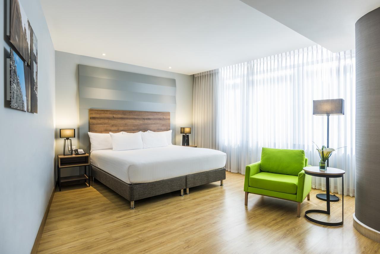 Hotel La Quinta By Wyndham Medellín Zewnętrze zdjęcie