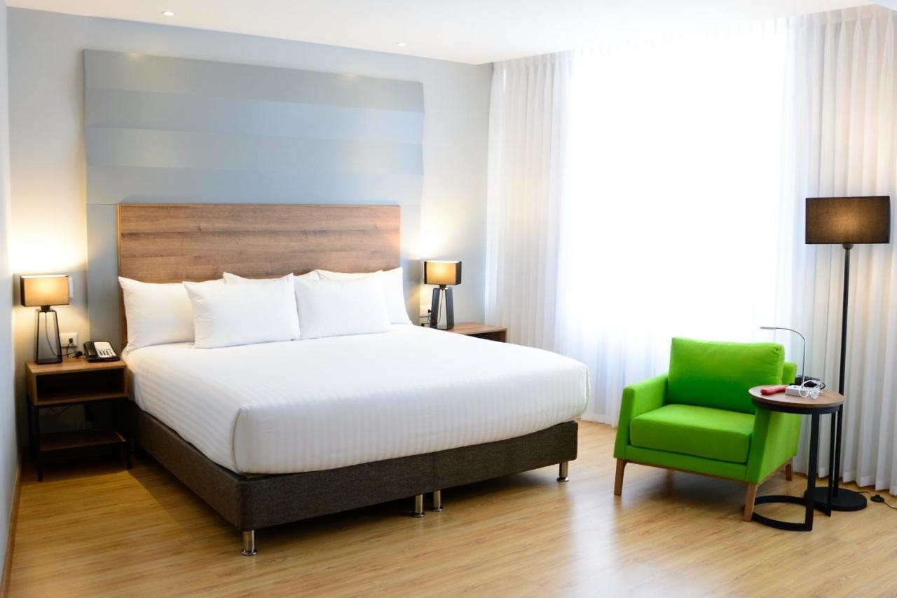 Hotel La Quinta By Wyndham Medellín Zewnętrze zdjęcie